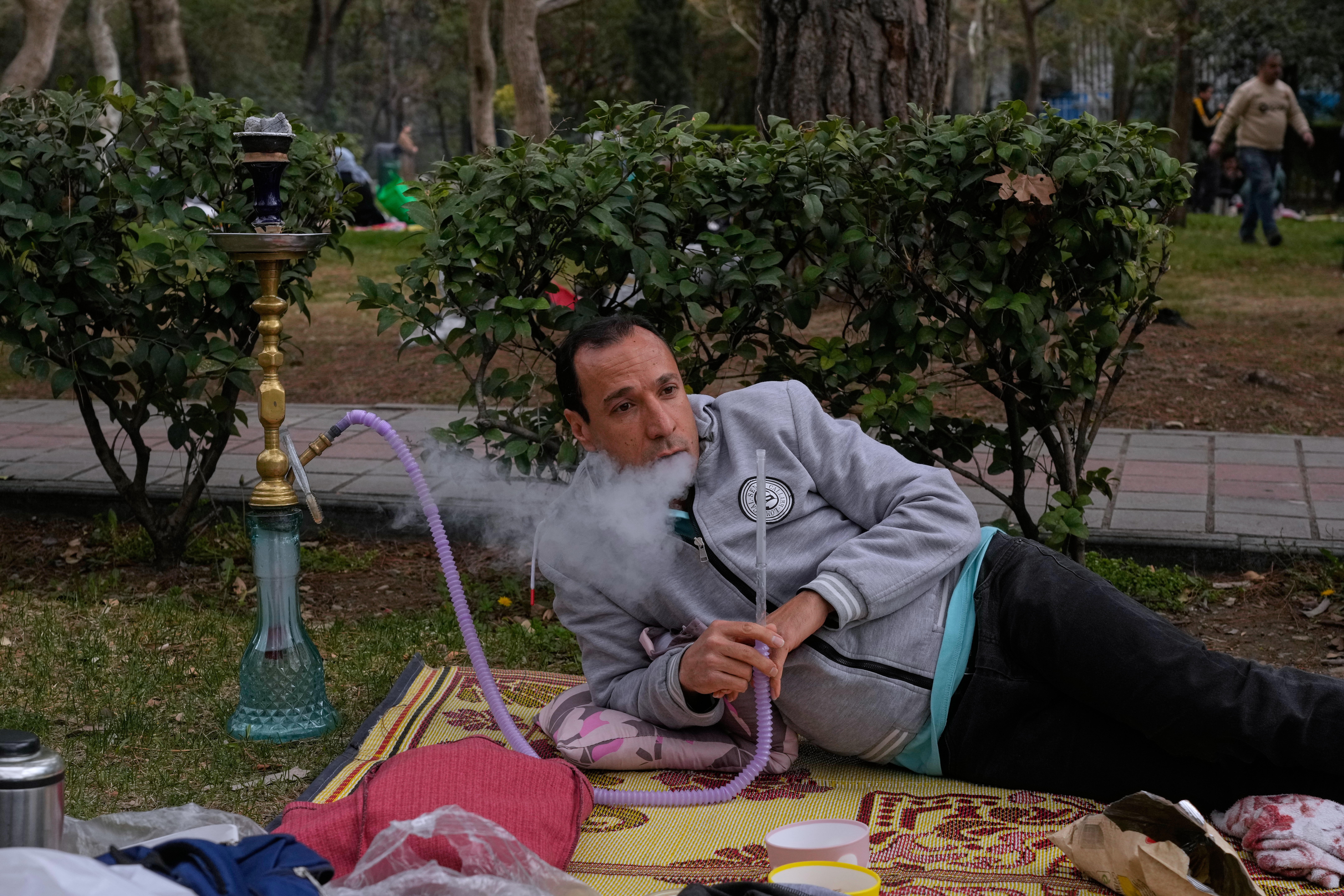 Tramp ih bombarduje, a iz Irana stižu čudne slike: Roštiljaju, plešu, uživaju u parkovima... kao da nema rata!