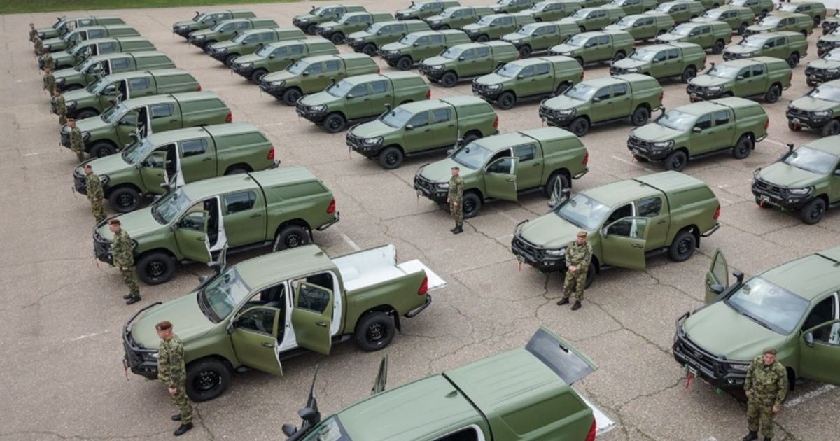 Novih 100 terenskih vozila za јedinice Voјske Srbiјe