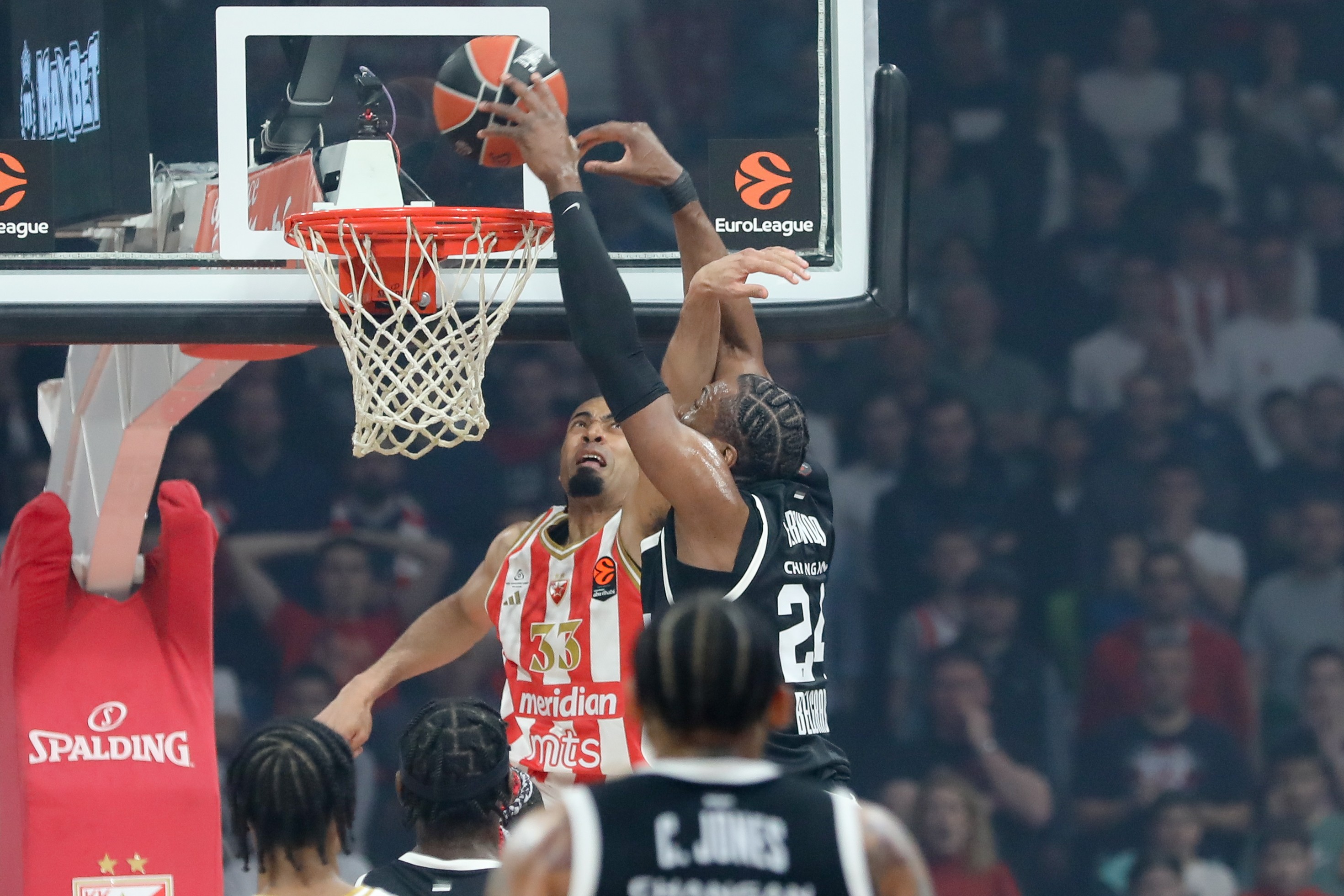 ABA liga morala da zaštiti klupu Zvezde od Grobara: Pogledajte šta su uradili zbog navijača