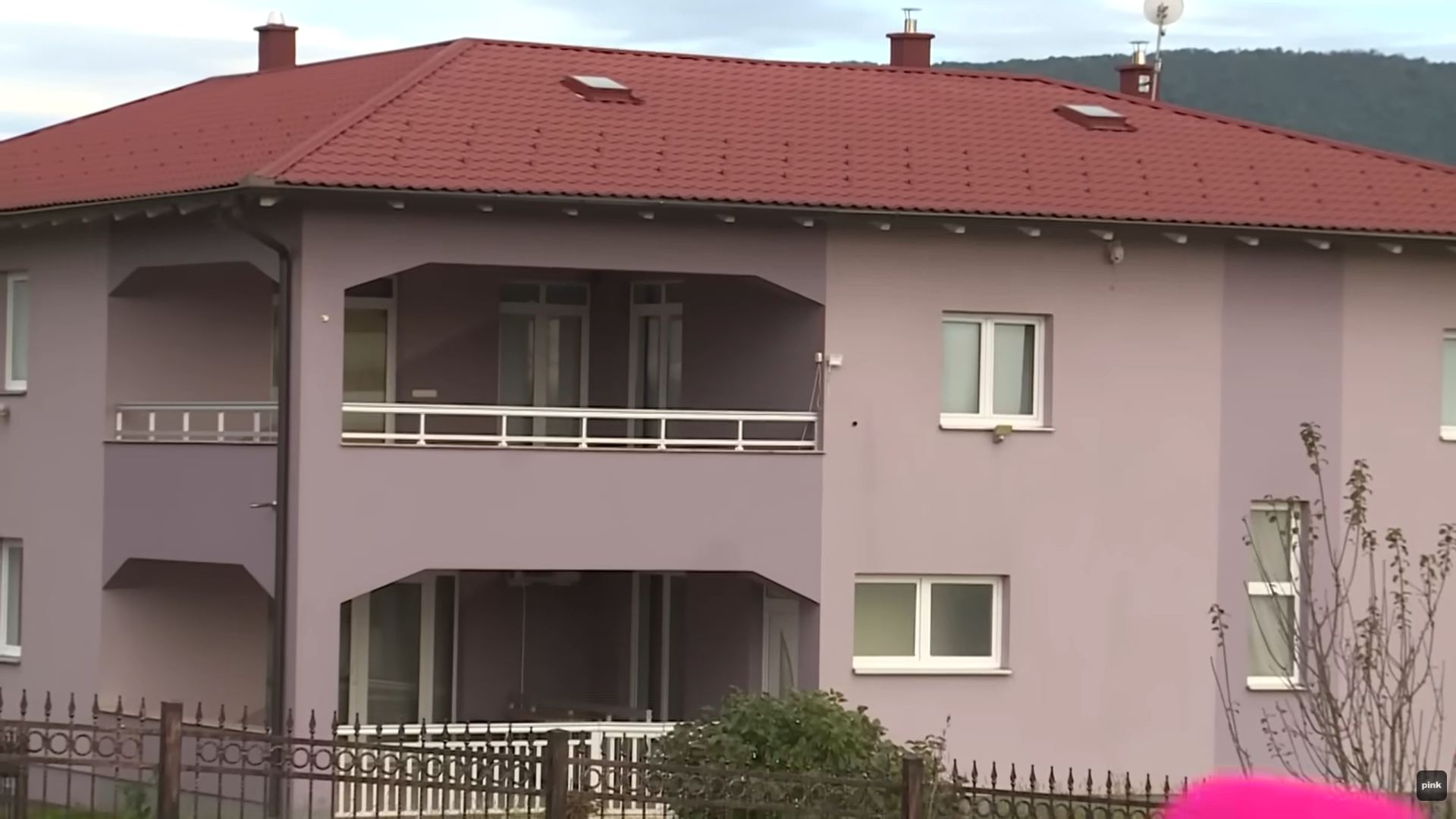 Raskošna palata Asmina Durdžića ima 13 soba i 3 stana: Vredi 700.000 evra "Da je u gradu vredela bi 2 miliona"