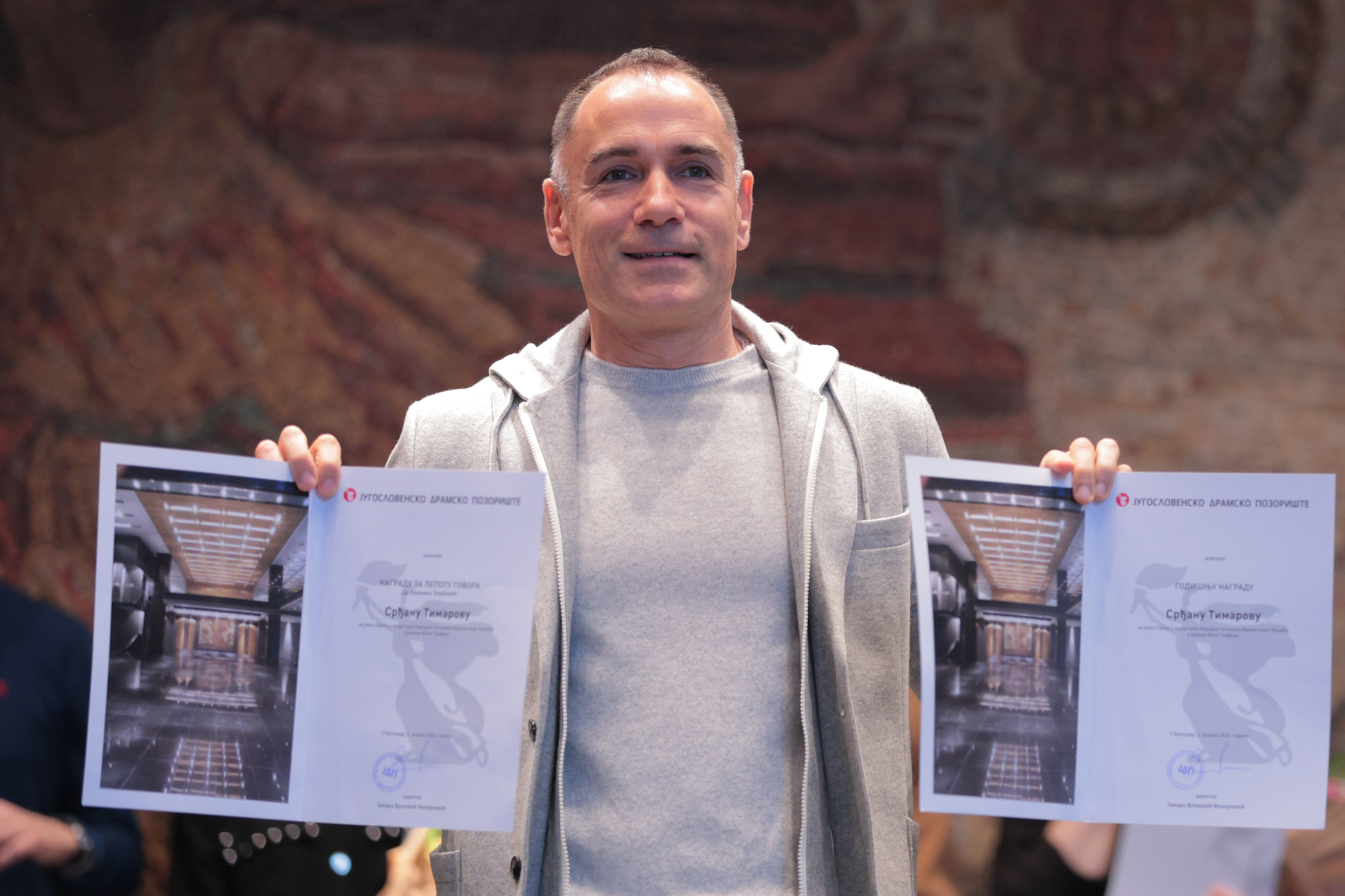 "Nije lako živeti sa glumcem": Srđan Timarov ponosan na godišnju nagradu, otkrio koja mu je omiljena uloga