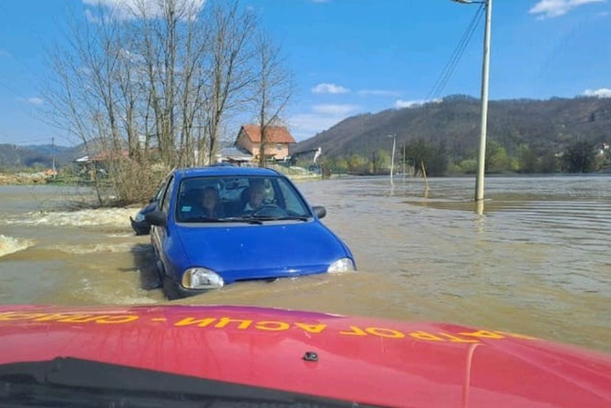 Požega, poplava, zaglavljeni