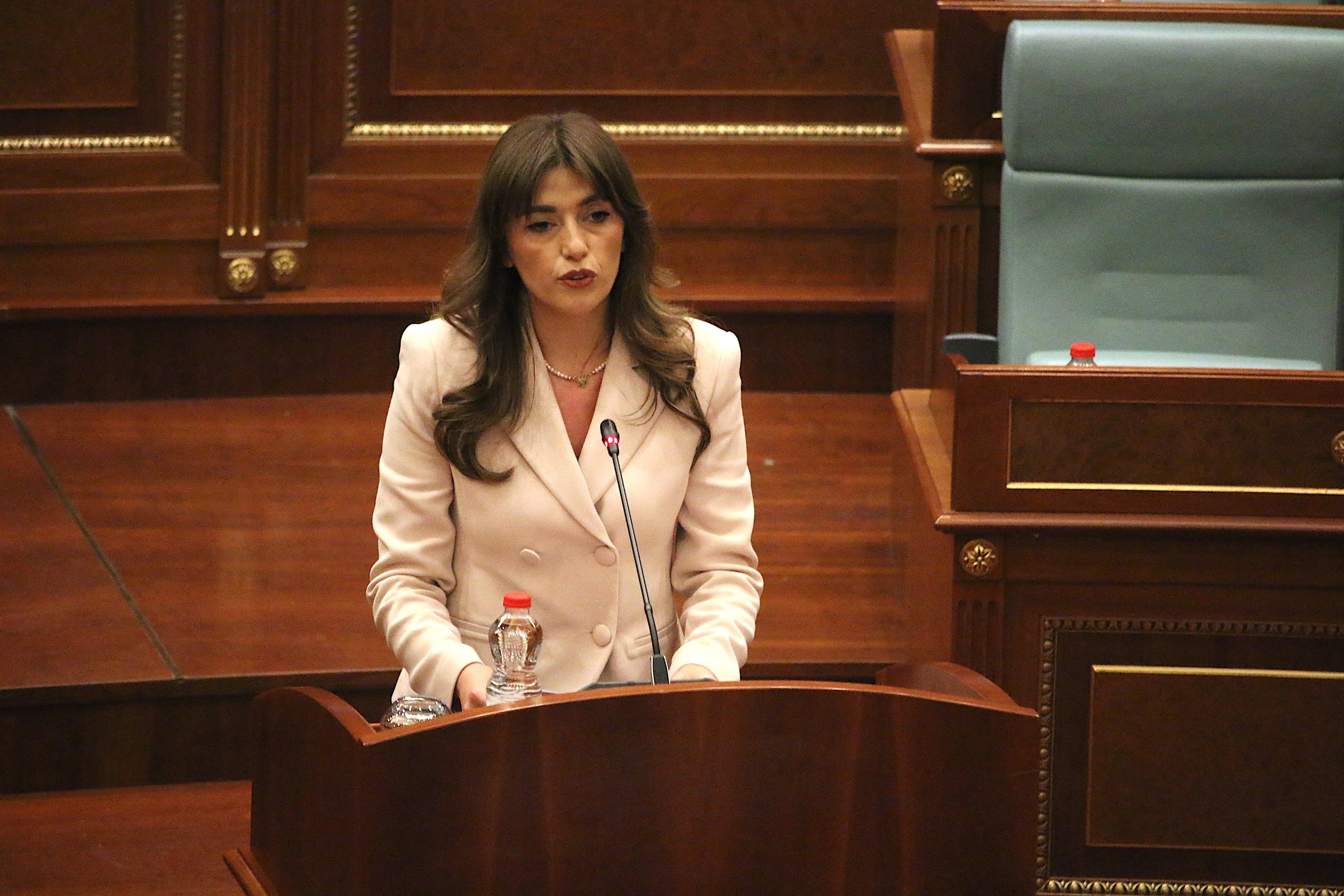 Ko je nova predsednica tzv. Kosova? Ovo je žena koja je sela u fotelju Vjose Osmani