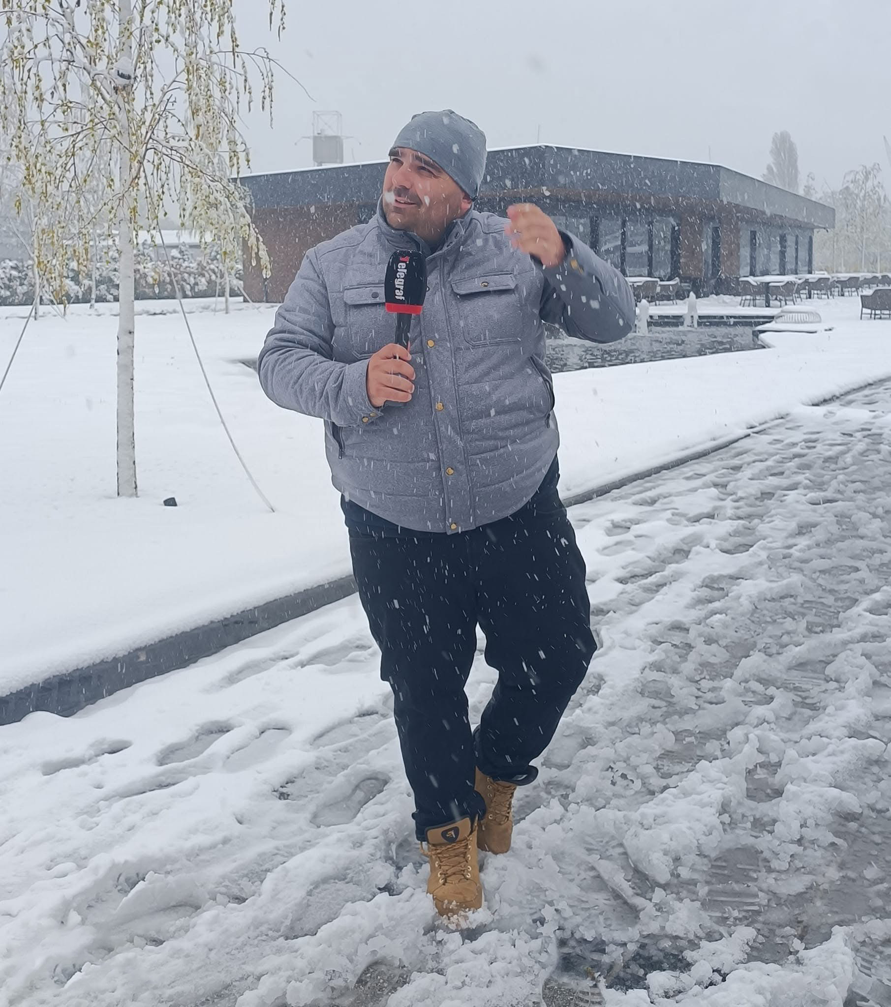 ŠOK! Zabeleo se Beograd, palo čak 30 cm snega: Slike u aprilu kao usred zime, grad je bio paralisan