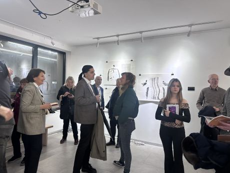 Otvorena izložba „Vremeplov” Tatjane Ilić u Galeriji Fakulteta savremenih umetnosti