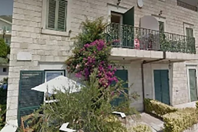 Milena Dravić, Dragan Nikolić vila