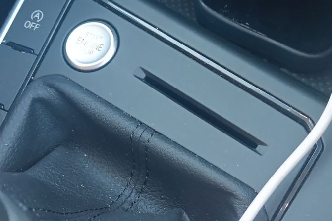 Prorez kod menjača u Folksvagenu