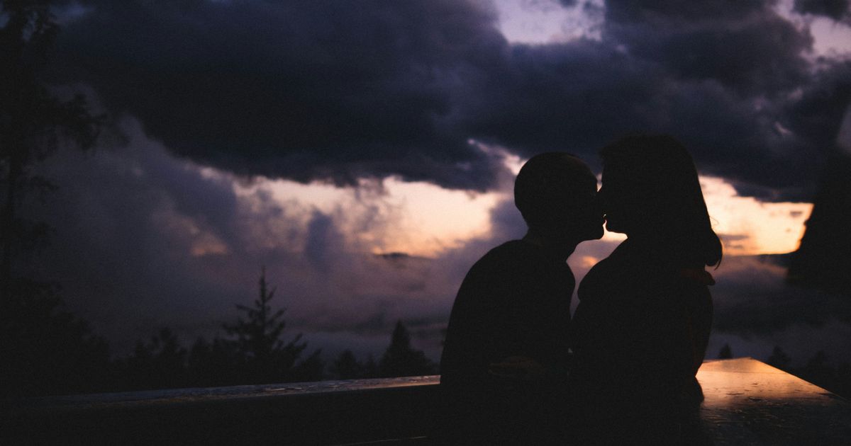 Nedeljni tarot horoskop: Sudbinski susret za 3 znaka, a jedan mora da pusti prošlost