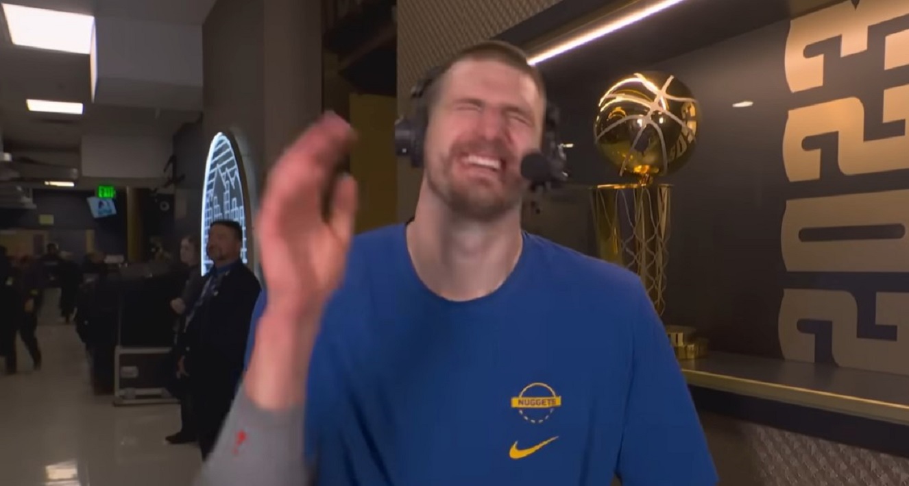 "A gde ti je trofej protiv mene?" Nikola Jokić uzvratio legendi NBA lige, pa prasnuo u smeh pred kamerama