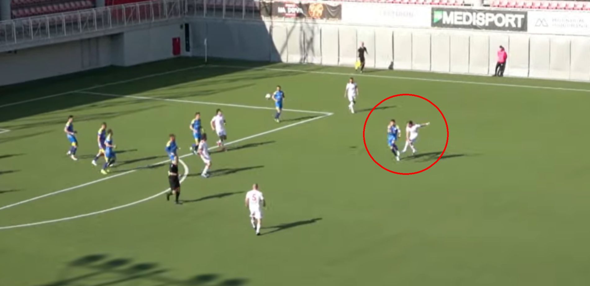 Srbija videla gol kakav se retko viđa: Ognjenovu raketu iz voleja s 30-ak metara i kamera jedva ispratila!