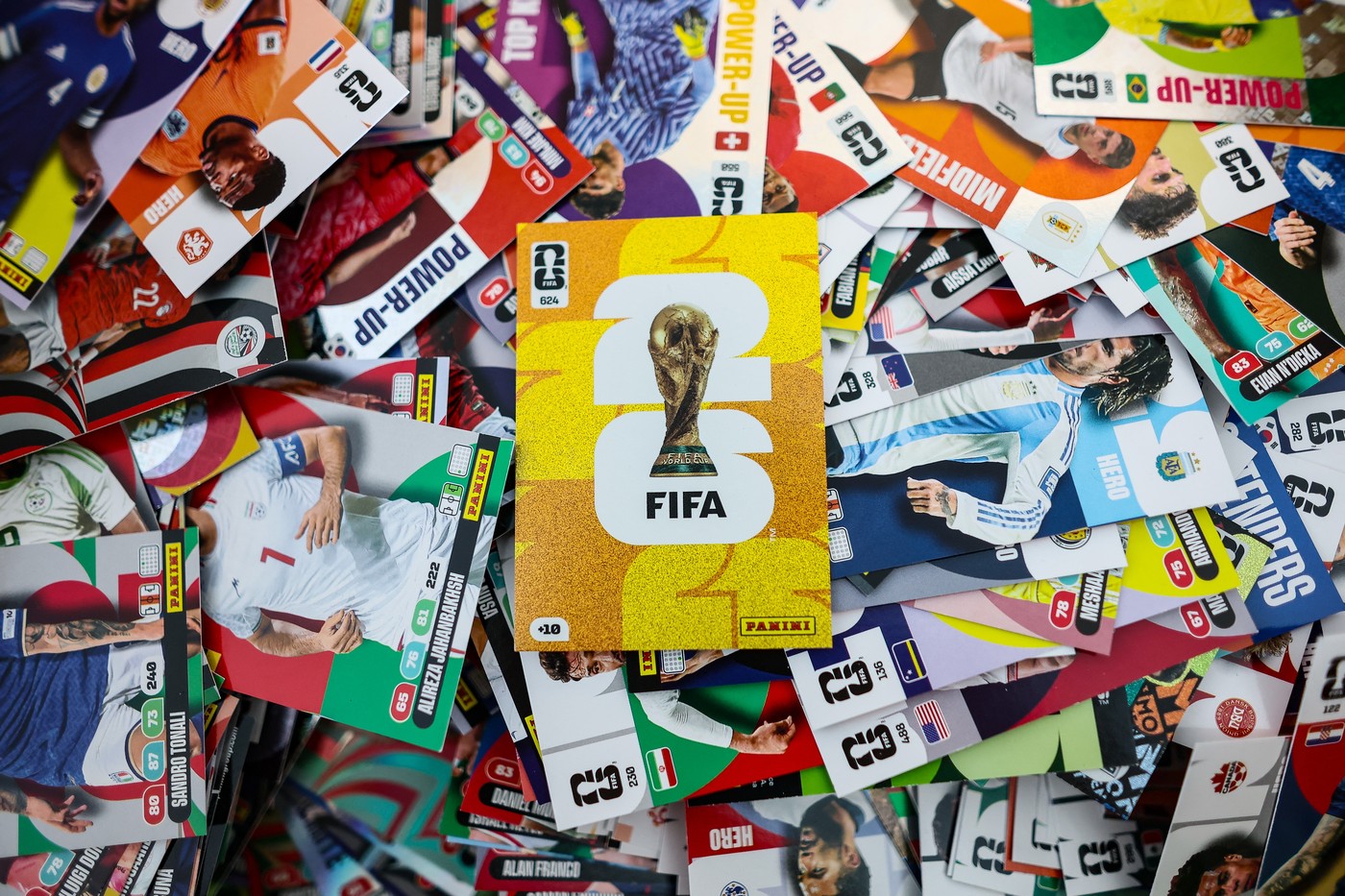 Papreno skupo: Evo koliko će koštati da se popuni album sa sličicama za Svetsko prvenstvo u fudbalu