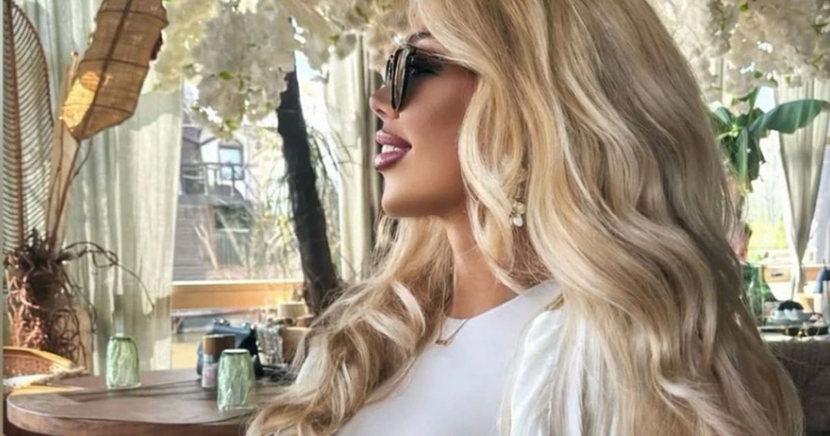 Ćerka naše voditeljke pokazala trudnički stomak: Sara je u 6. mesecu trudnoće i blista, ON je otac deteta