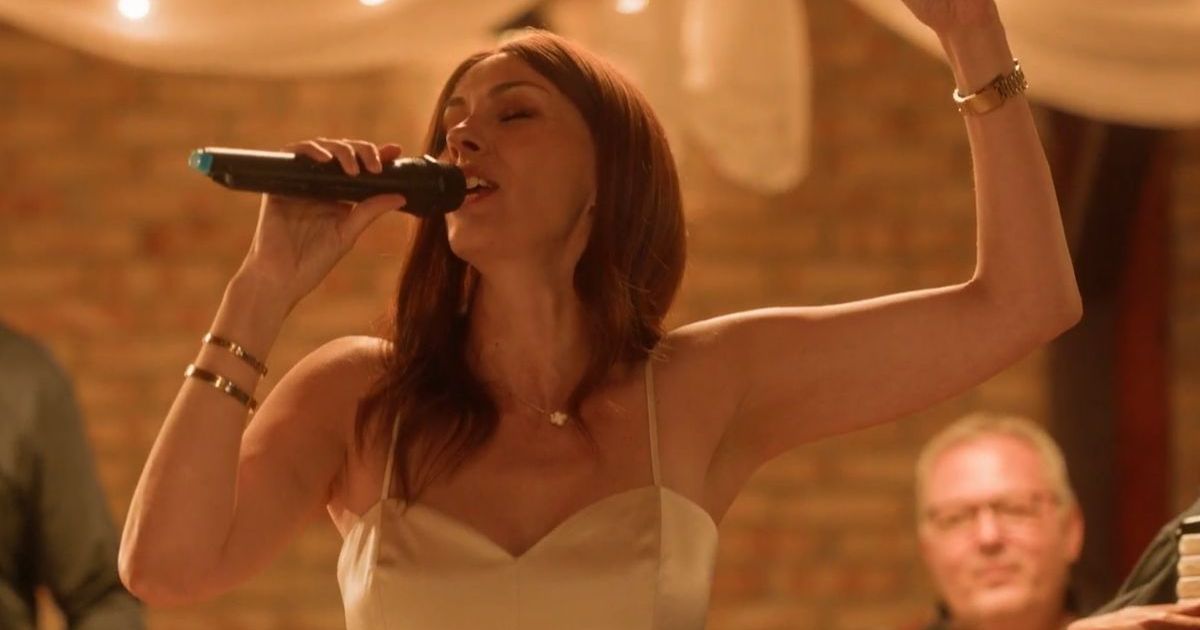 Kakva scena! Sloboda Mićalović zapevala legendarni hit folk zvezde u poslednjoj epizodi serije 