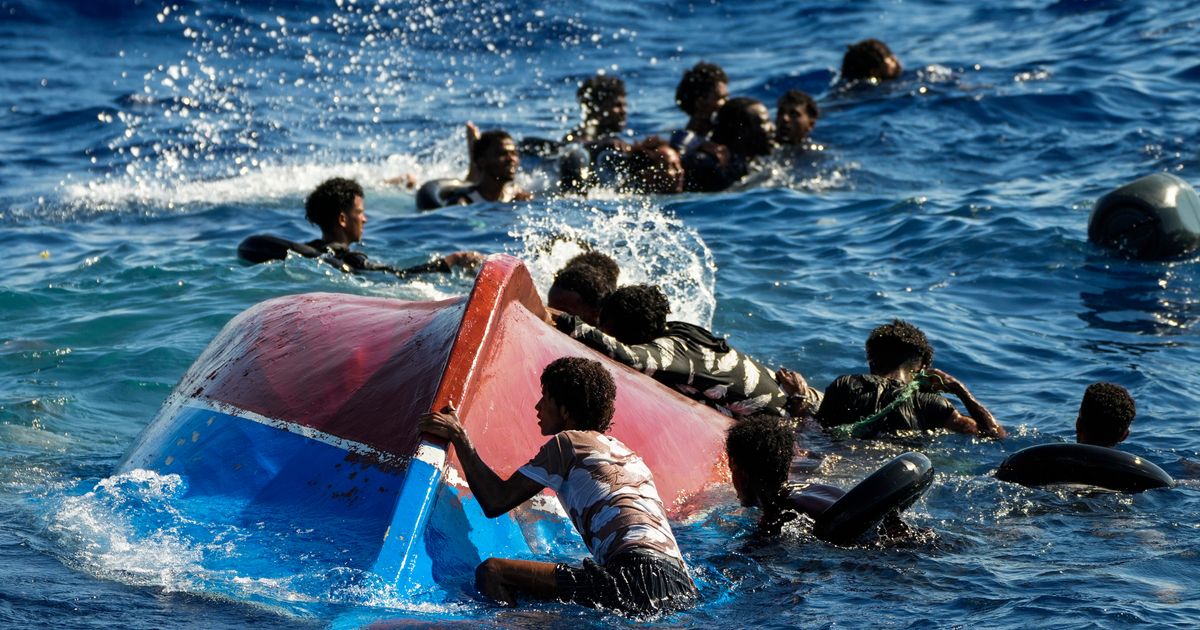 Horor za Uskrs: Potonuo čamac pun migranata, desetine nestalih, spasene 32 osobe