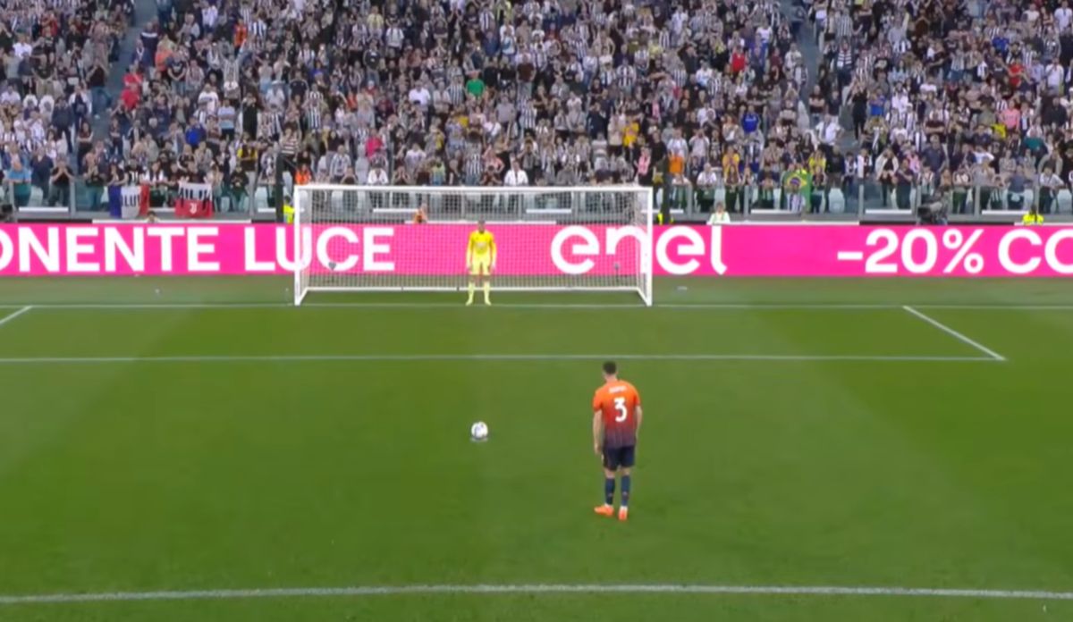 Vlahović i Kostić sa klupe gledali čudo: Nestvaran potez golmana Juventusa kod penala i "odbitka"