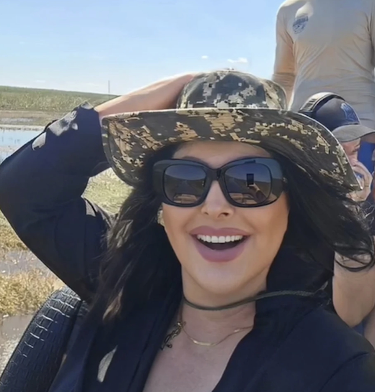 Dragana Mirković juri krokodile po Floridi: Upustila se u avanturu sa ćerkom, pa podelila scenu sa policajcem