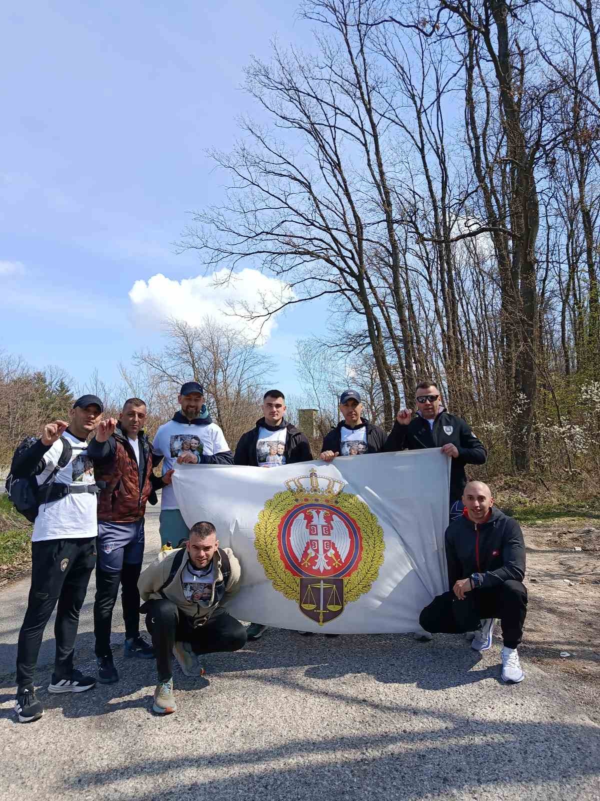 PODVIG ZA ŽIVOT: Od Beograda do Ostroga pešaka za bolesnu decu! Svaki korak je molitva za Sofiju i Feđu