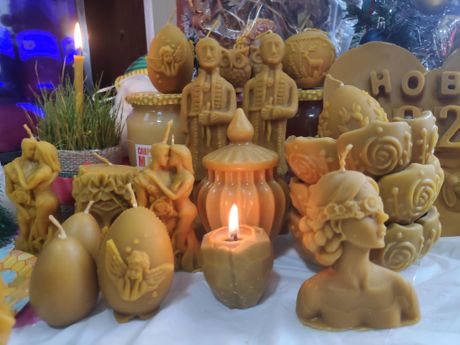 Nikola Gavrilović, sveće, pčelar