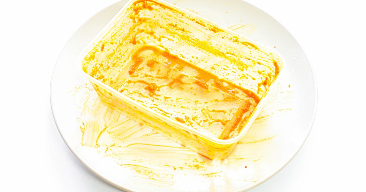 Bakin trik za masne mrlje iz plastičnih posuda zaludeo internet - nestaju za nekoliko minuta bez ribanja