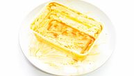 Bakin trik za masne mrlje iz plastičnih posuda zaludeo internet - nestaju za nekoliko minuta bez ribanja