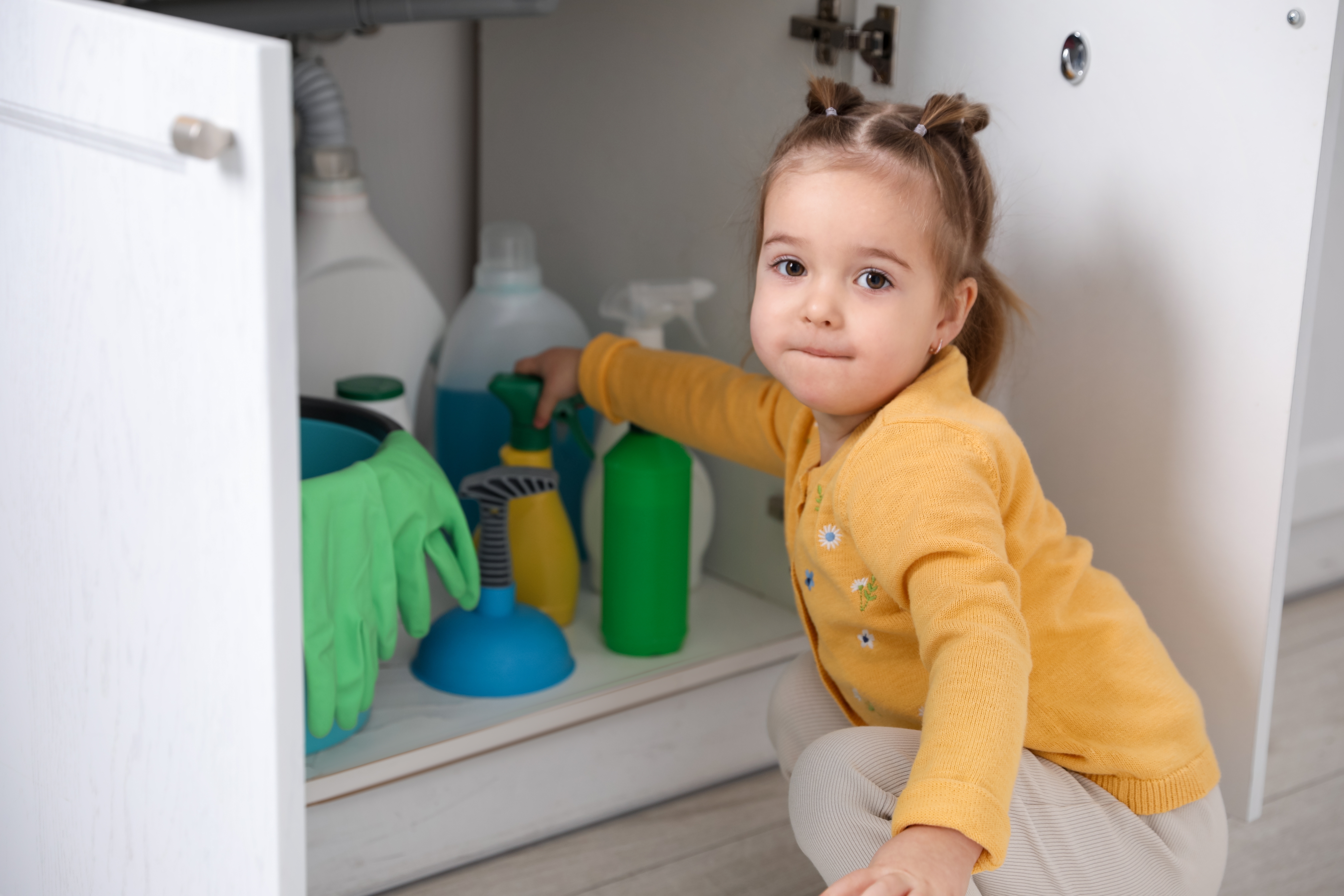 U hitnoj pomoći završilo 240.800 dece: Najčešći uzrok povreda sredstva za čišćenje u kući, pokazala studija