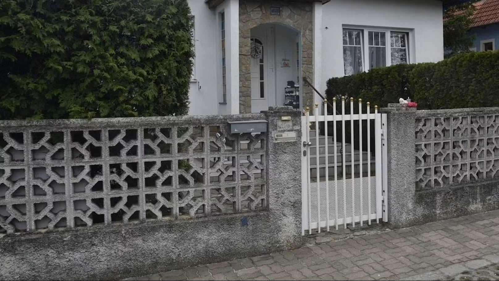 Prve slike kuće u kojoj je ubijena Srpkinja (38) u Austriji: Jedan detalj na ogradi kida dušu