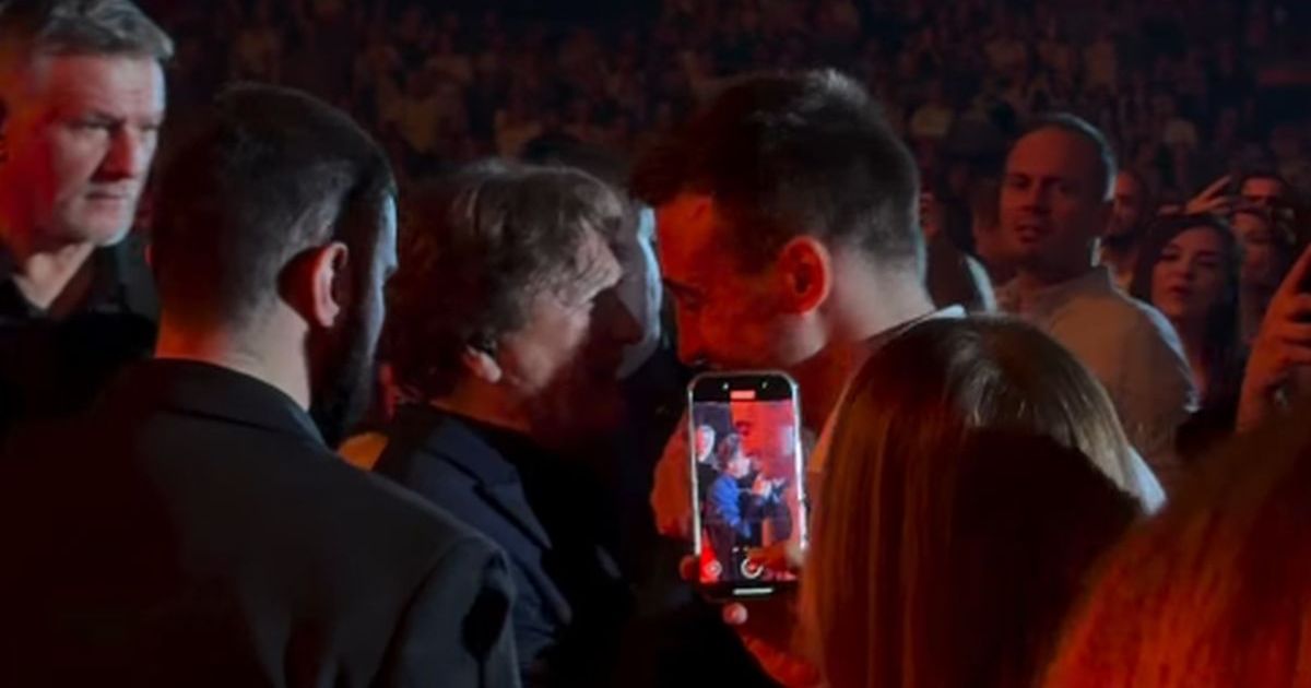 Zdravko Čolić pevao u Sarajevu, a onda je sišao među publiku i 