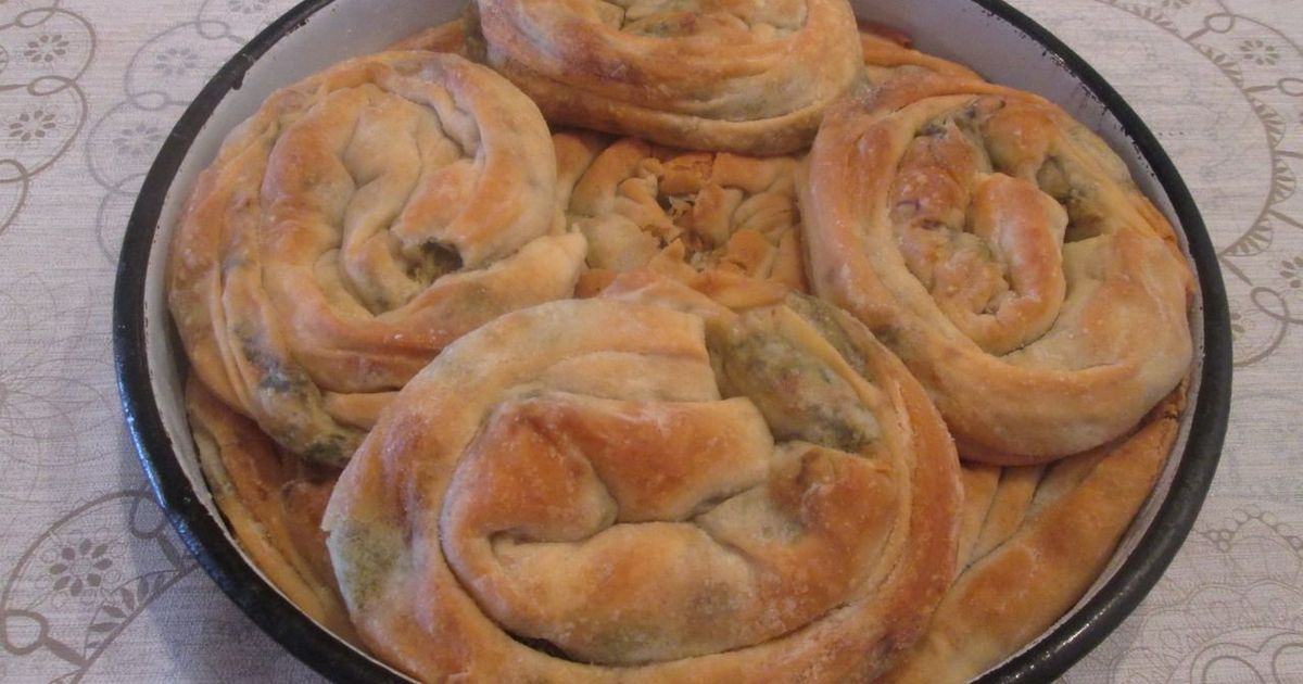 Pita koju jedemo na Veliki petak: Hrskava spolja, sočna iznutra, a potpuno posna na vodi