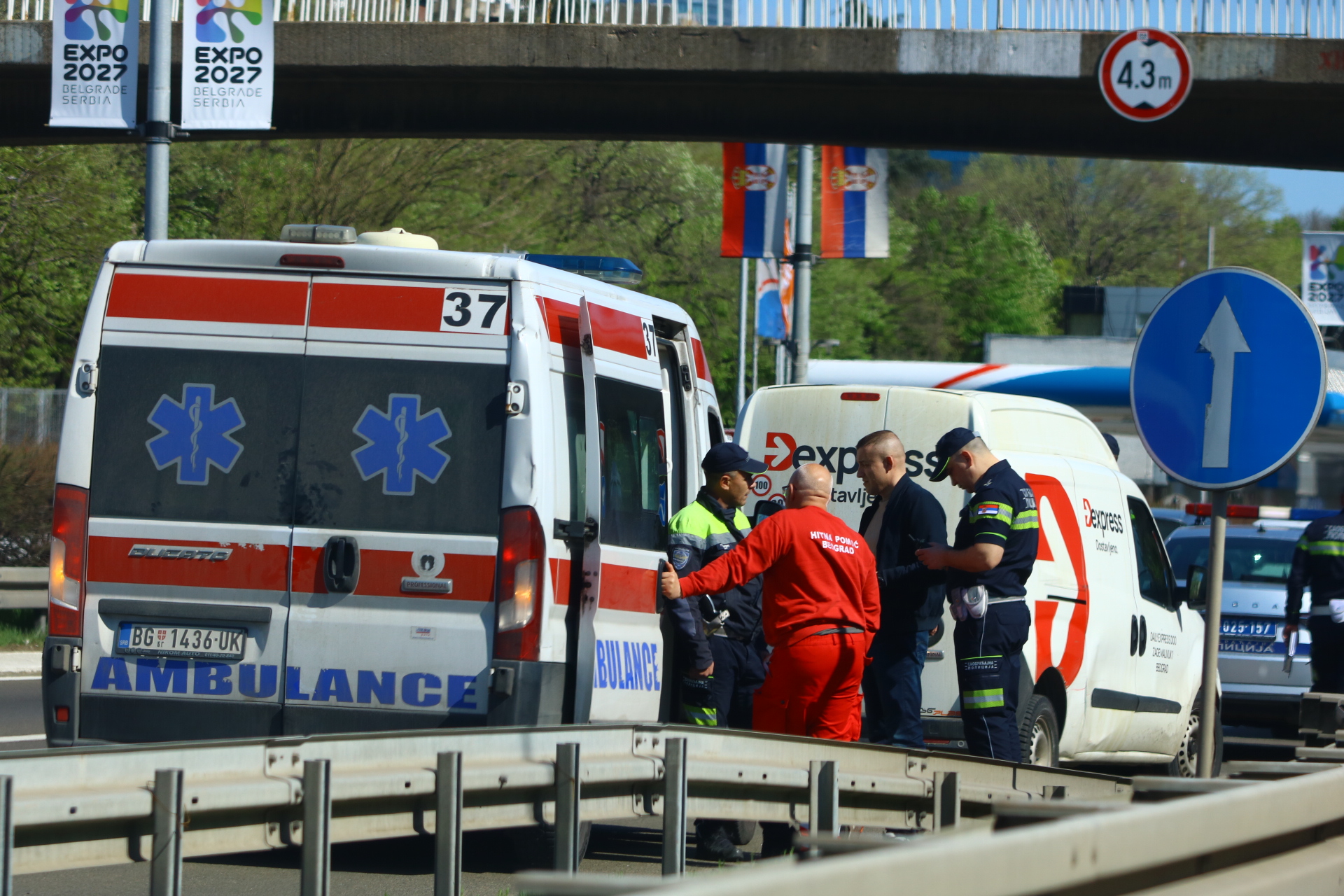 Oboren policajac na motoru: Saobraćajna nezgoda kod Arene