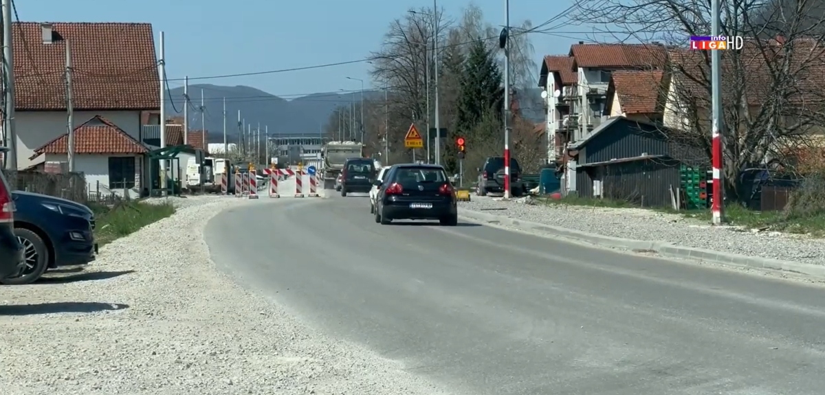 Jure kroz dvorišta, a semafore ignorišu! Kod Ivanjice vlada potpuno bezakonje, bezbednost ljudi sve ugroženija