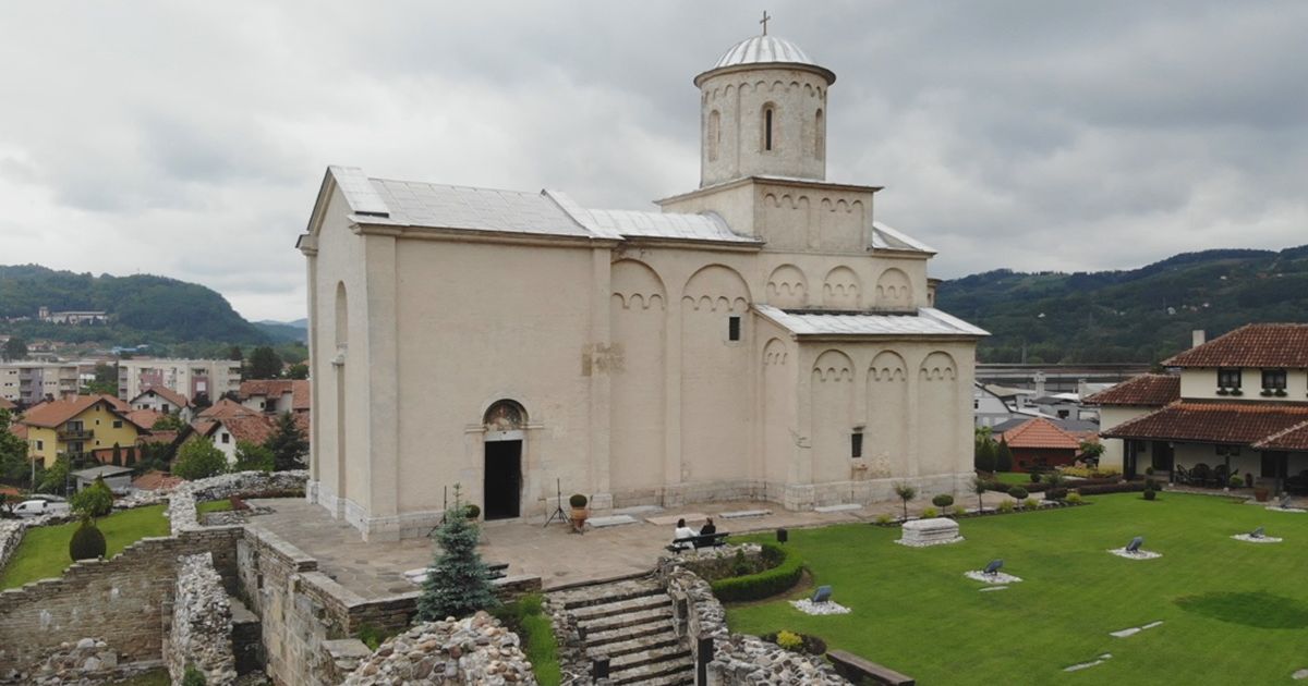 Zadužbina kralja Dragutina, smeštena u centru grada, 