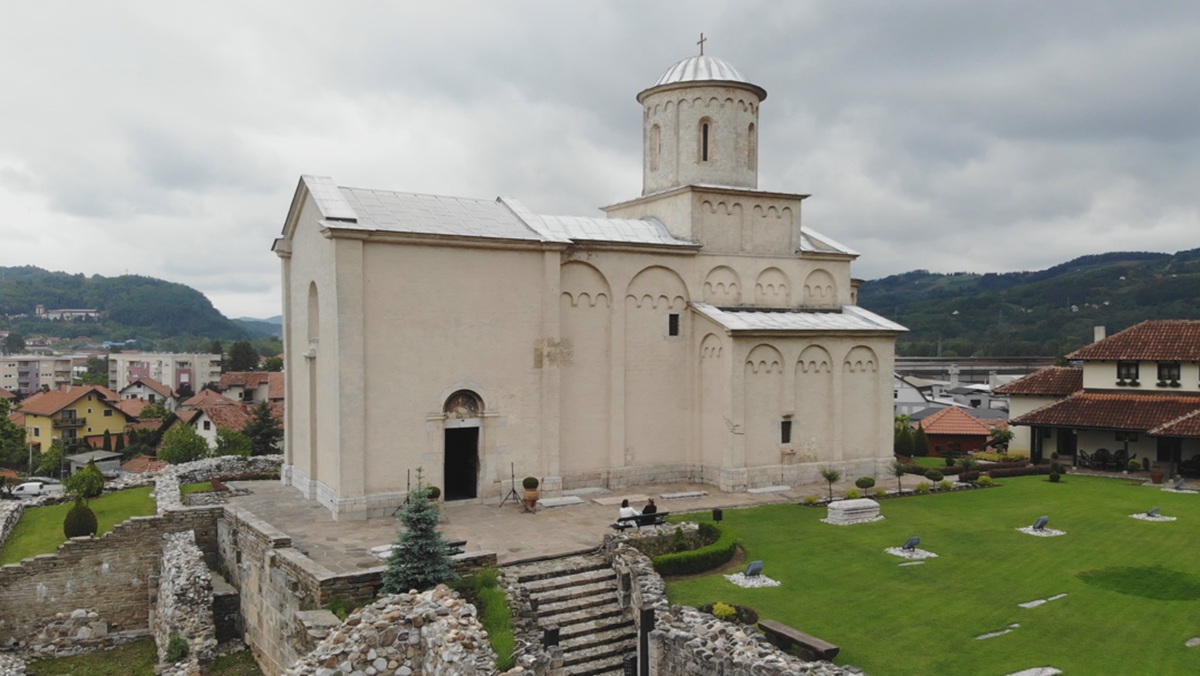 Zadužbina kralja Dragutina, smeštena u centru grada, "krije" čudesnu fresku: Plavom anđelu posvećena i pesma