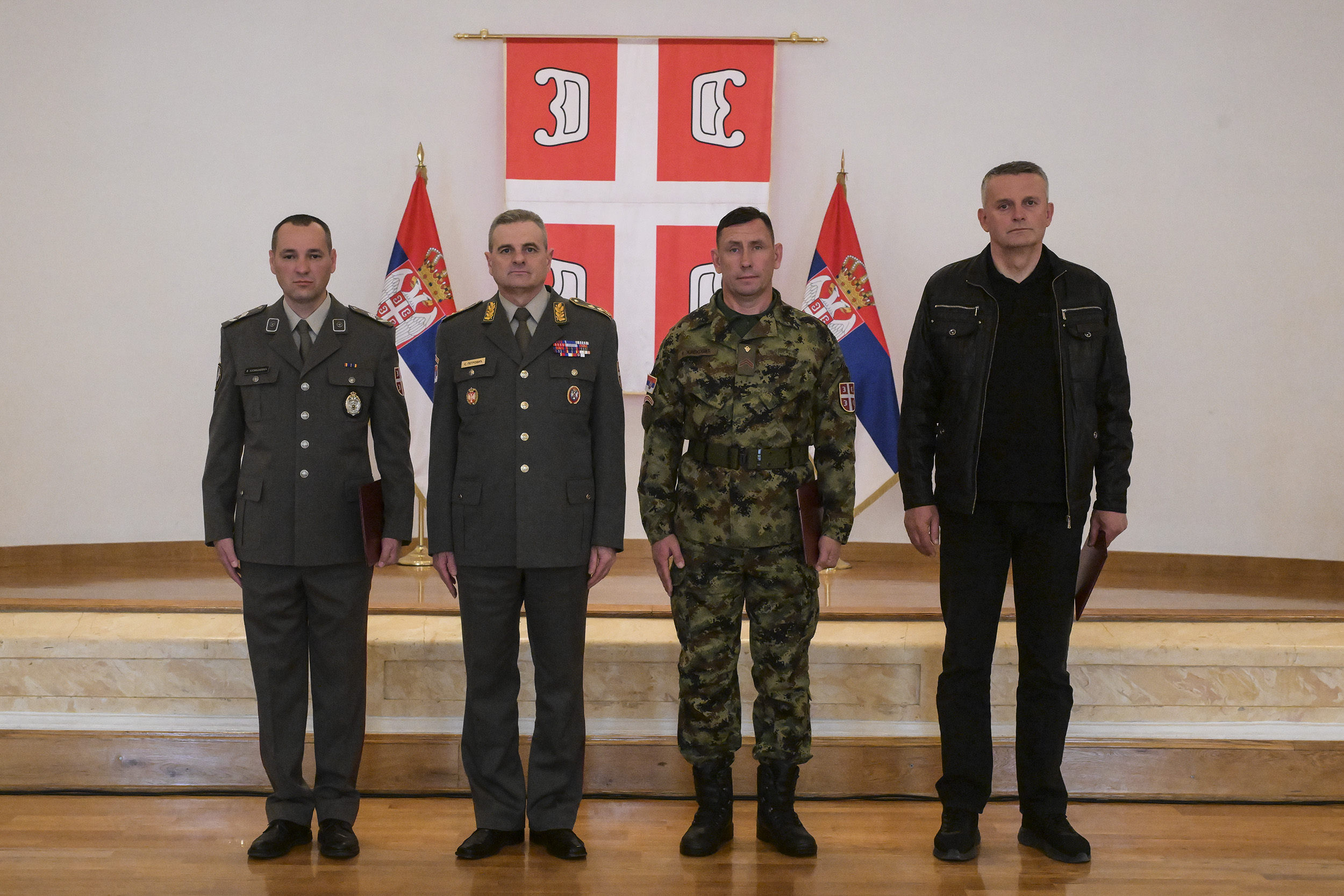 Oni su proglašeni za najbolje vojne vozače: Vladimir, Igor i Miloš nagrađeni u kasarni "Topčider"