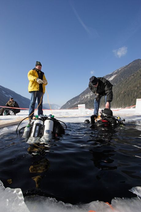 Ronioci, zaleđeno jezero