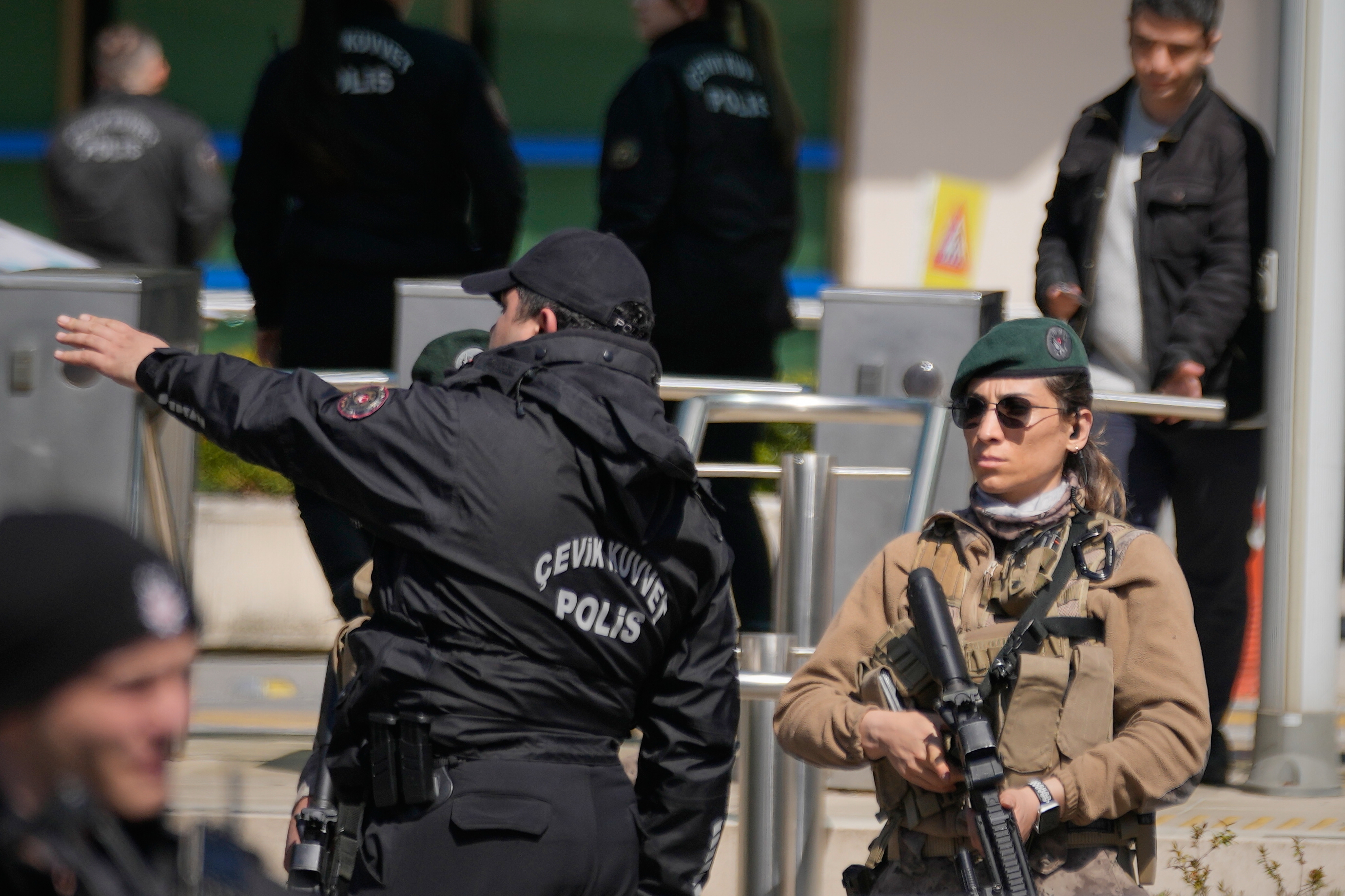 Policija uhapsila 11 osoba povezanih sa pucnjavom ispred izraelskog konzulata u Istanbulu