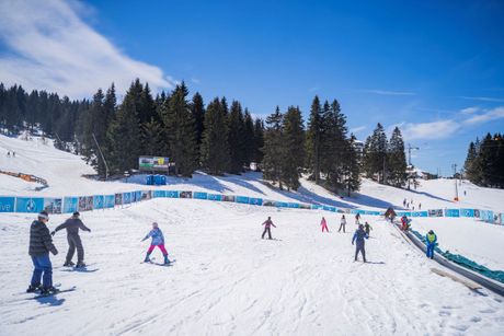 Zimovanje za decu sa KiM , MK Group