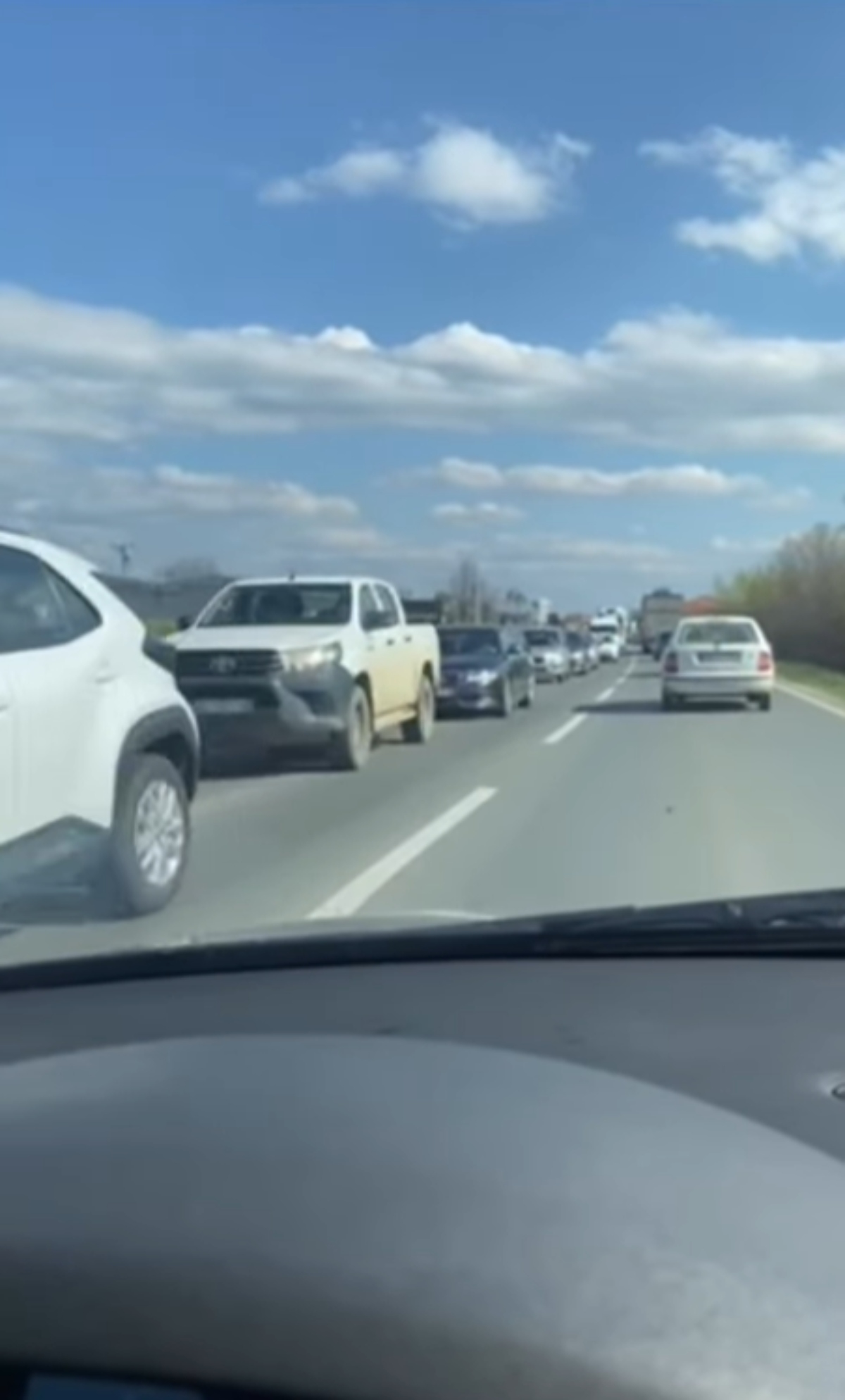 Kolaps na putevima Srbije! Autopmobili mile, kolone nepregledne, a HAOS tek sledi