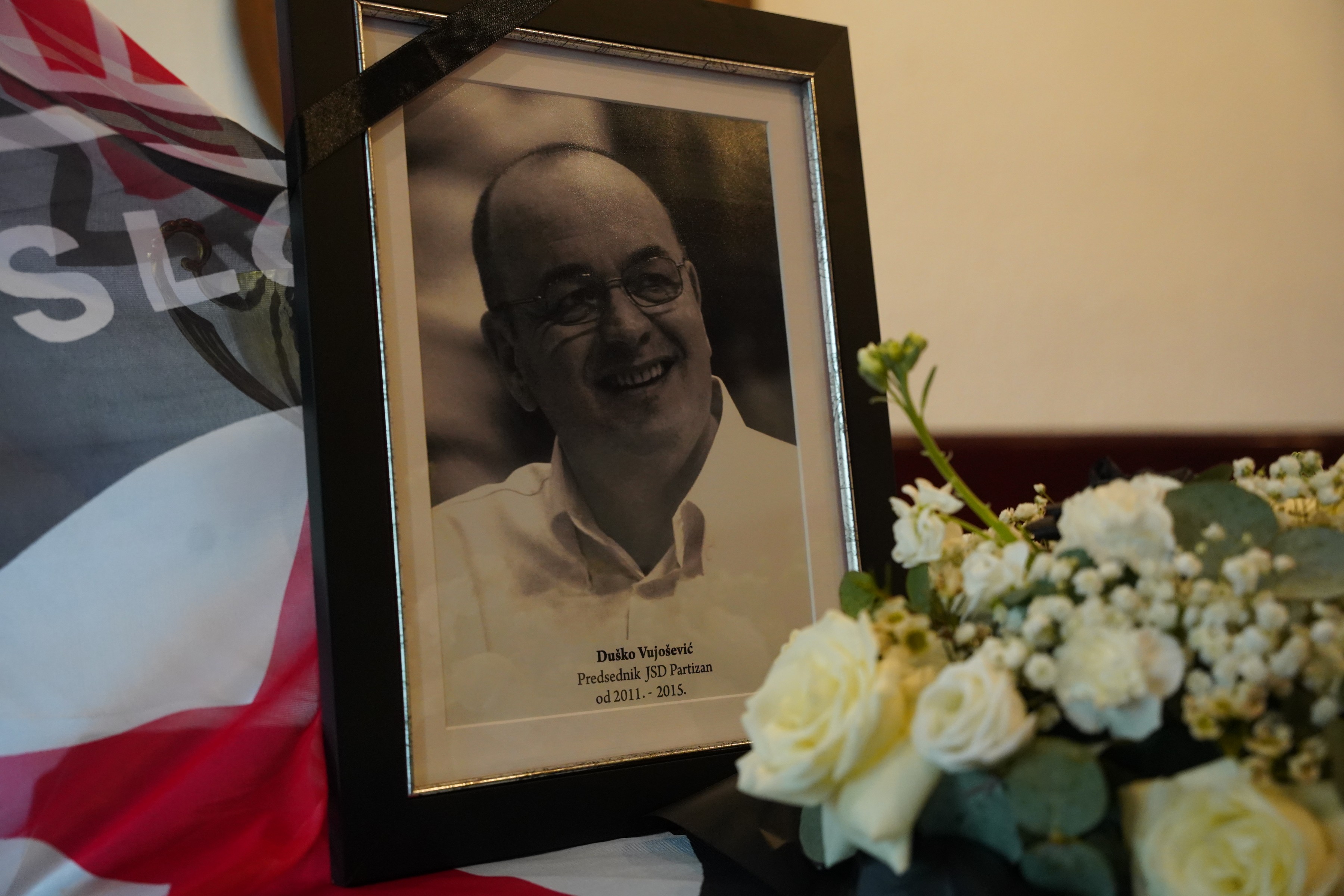 Srbija se oprašta od Duška Vujoševića: Komemoracija legendarnom stručnjaku u Skupštini grada Beograda