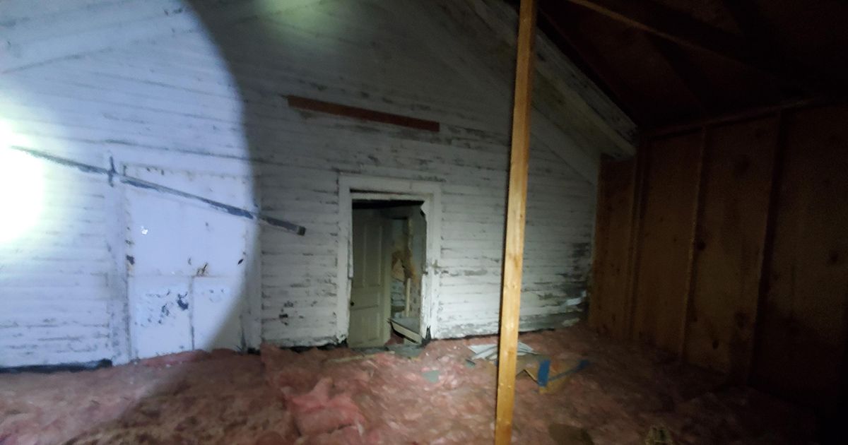 Našao skriveni prolaz na tavanu, a onda mu se život 