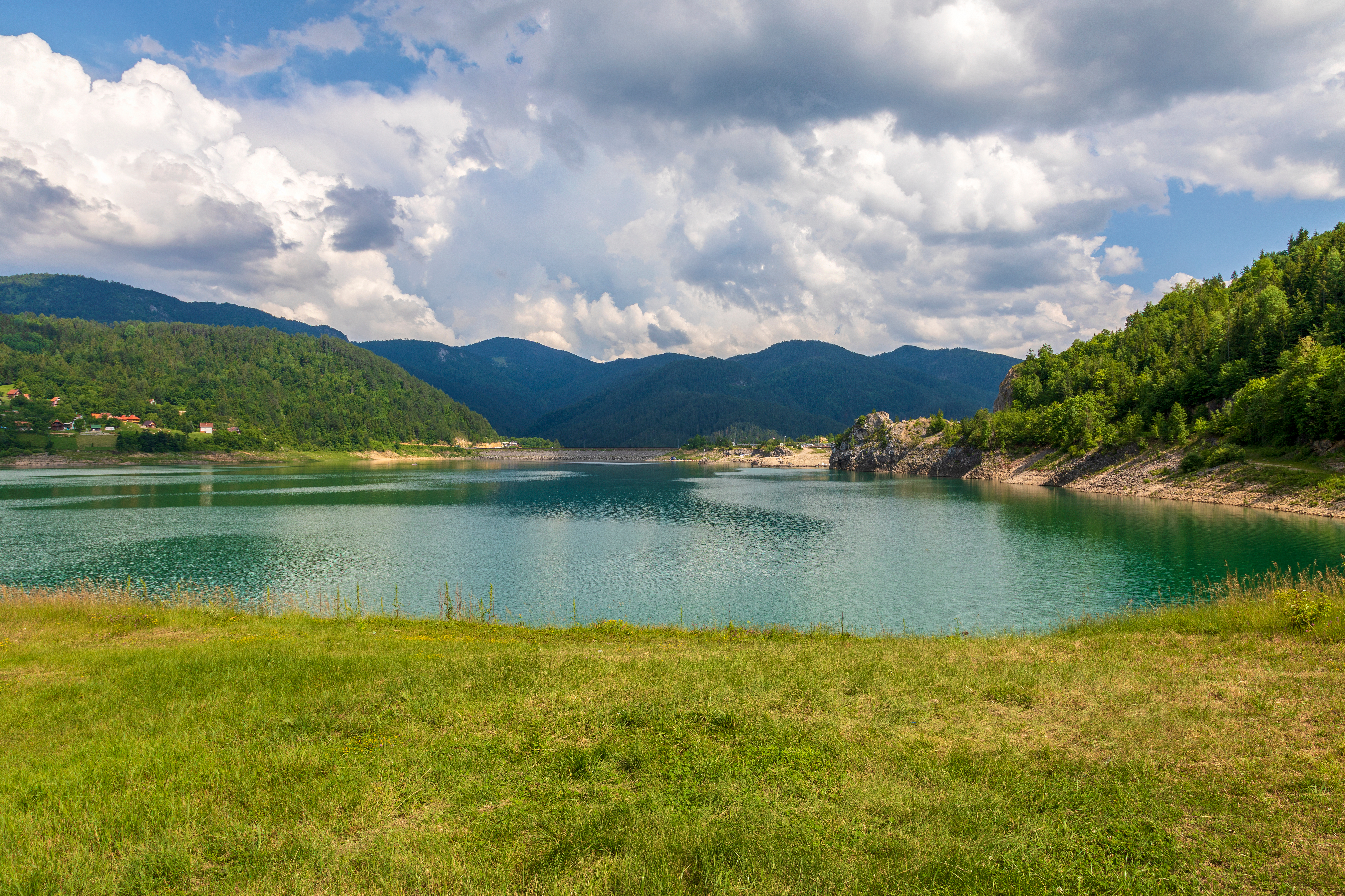 Srpsko jezero koje nekad izgleda nestvarno, a nekad skoro potpuno presuši: Razlog krije velika tajna Tare