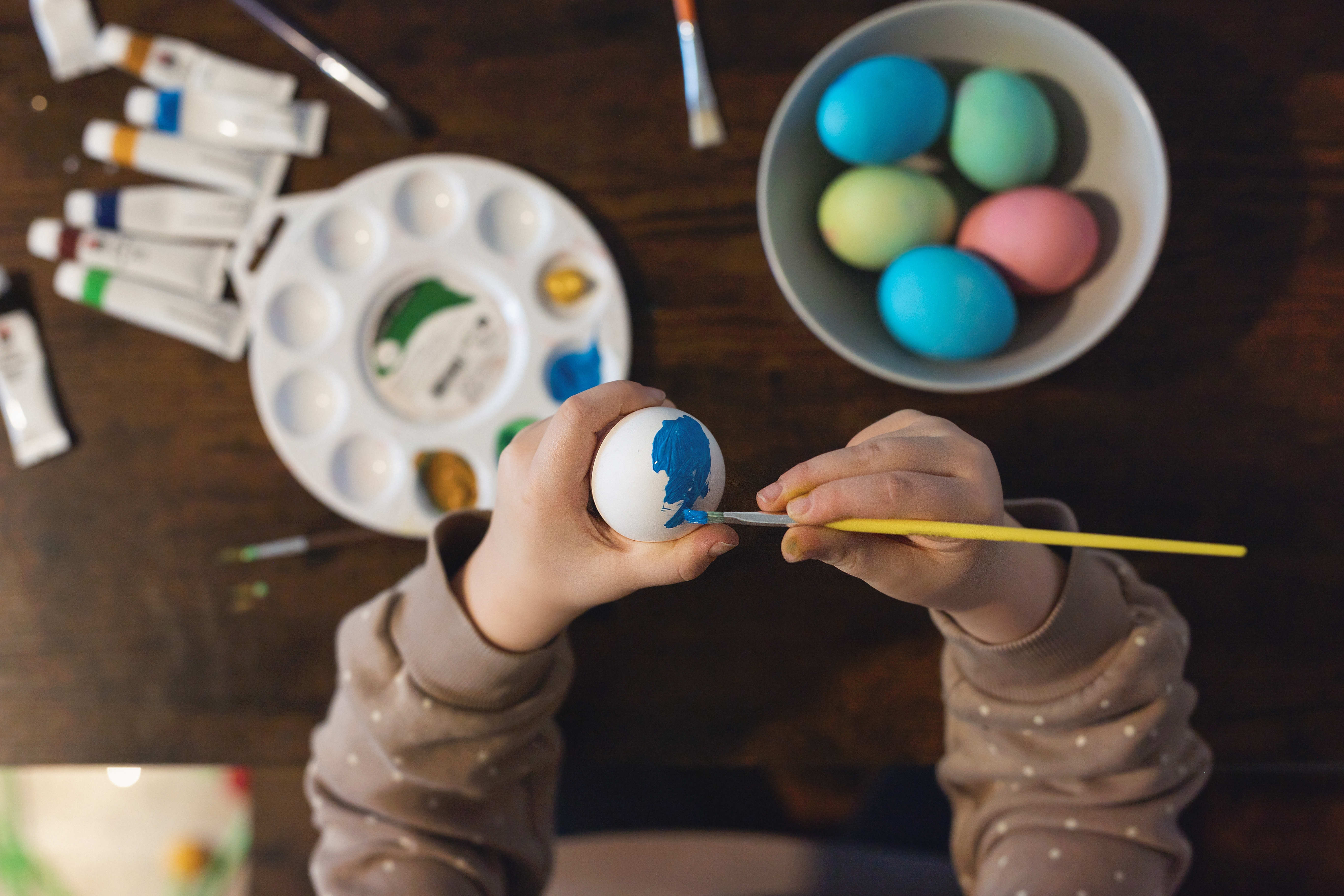 Kako vegani slave Uskrs: Kreativne zamene za farbanje jaja, raskošni doručak i novi porodični rituali