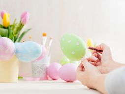 jaje, farbanje jaja, voštane figure, ukrašavanje jaja, Uskrs, Vaskrs