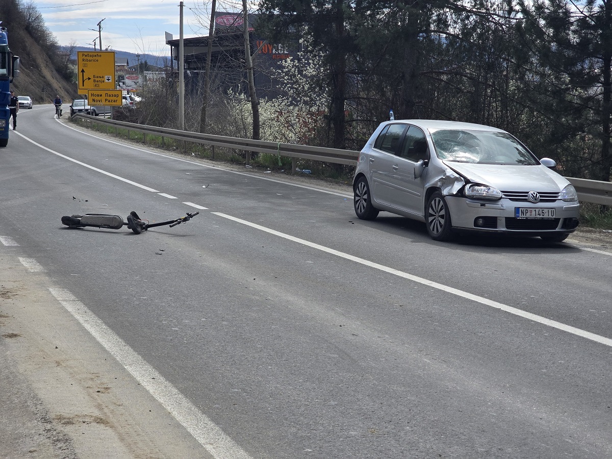 Potresna scena na mestu gde je auto usmrtio devojčicu: Delovi trotineta na sve strane