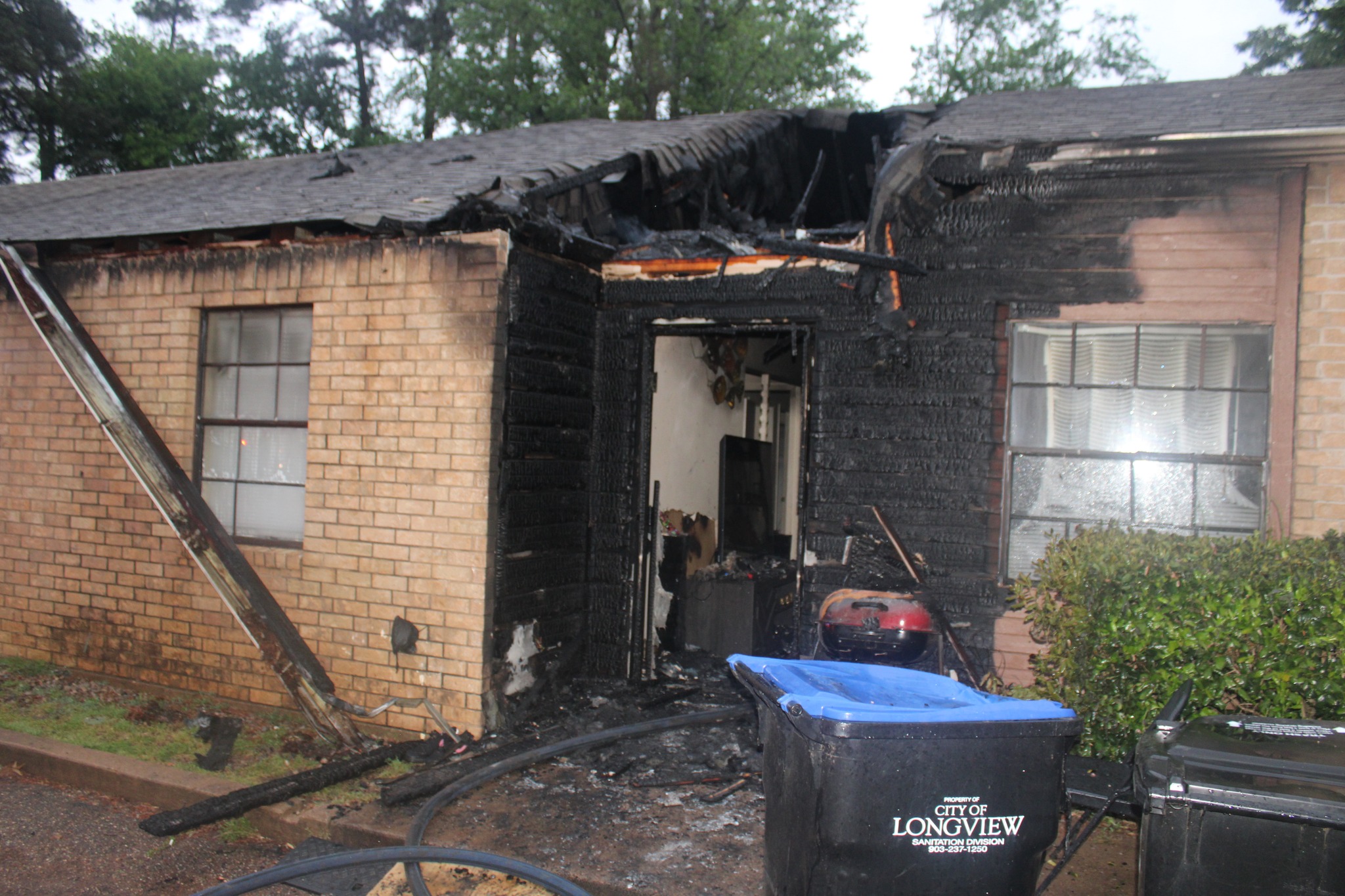 Dečak (5) spasio celu porodicu od smrti: Probudilo ga neobično pucketanja, a onda je shvatio šta se događa