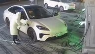 Novi trend iz Kine besni mrežama: Pogledajte šta vozači rade na punjačima za električne automobile