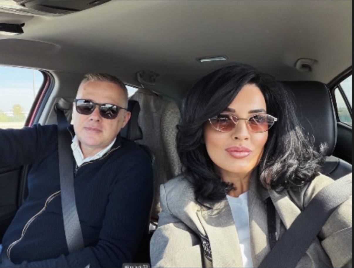 Ivanovićeva udovica i Igor Jurić krenuli na put: Oboje sređeni od glave do pete, ona mu posvetila pesmu