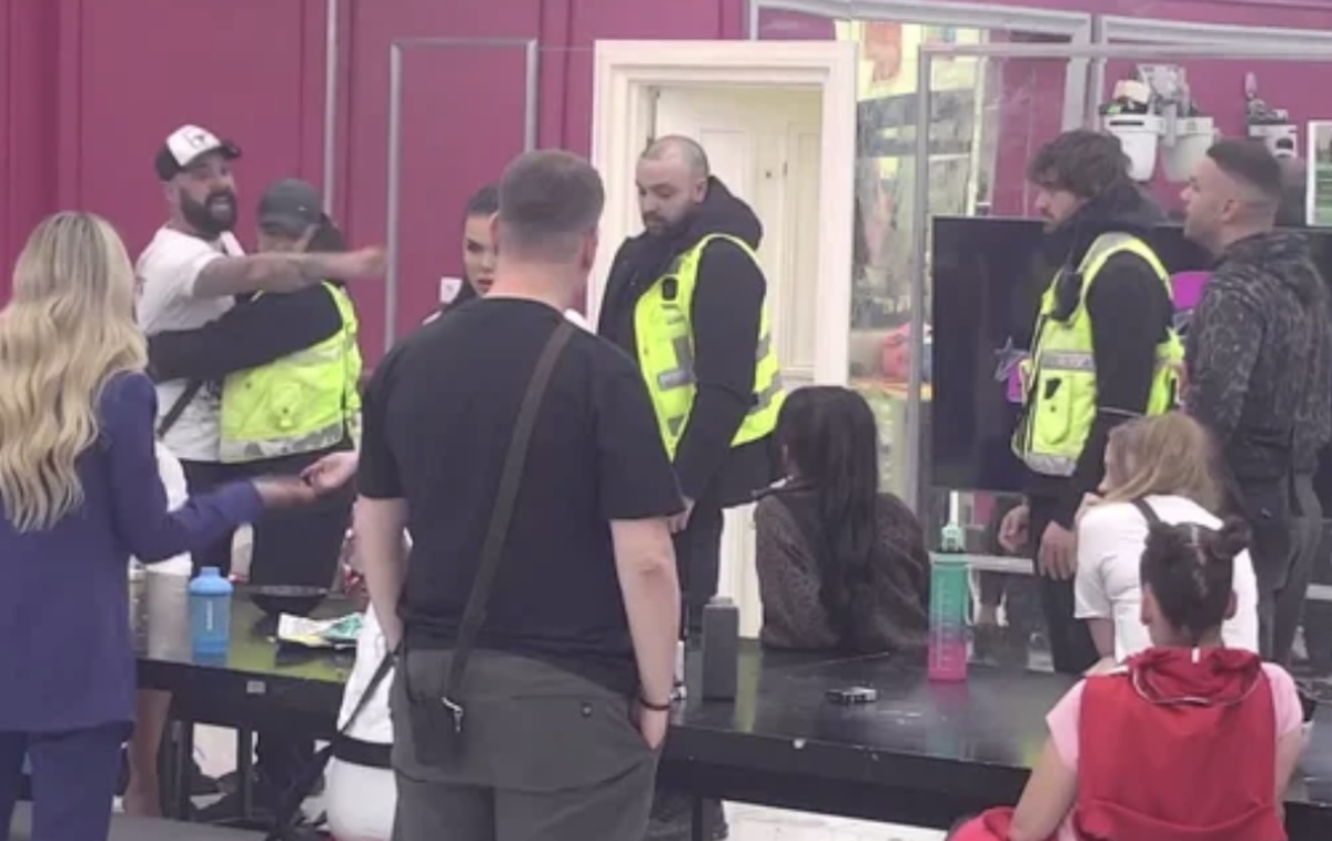 Karambol u Eliti, obezbeđenje napravilo živi zid! Haos zbog Stanije i trudne Anite, Luka i Anđelo u okršaju