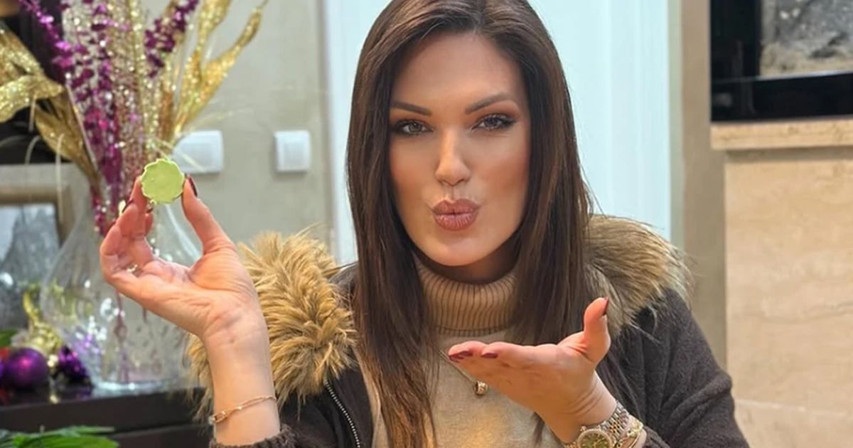 Voditeljka ofarbala jaja, pravo su remek delo: Pokazala prljave ruke od boje nakon završenog posla 