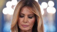 Ovo su reči koje je Melanija uputila Trampu u sekundi haosa: Njena reakcija nakon pucnja obišla je svet