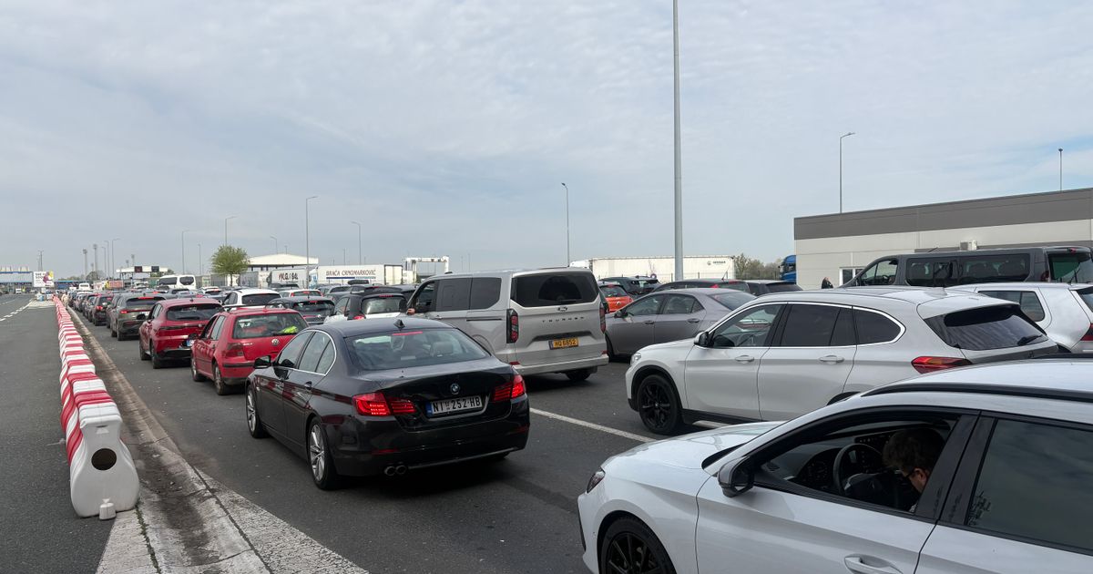Chaos at the entrance to Belgrade! Kilometer-long queue formed, traffic crawling, people desperate: "This is terrible"